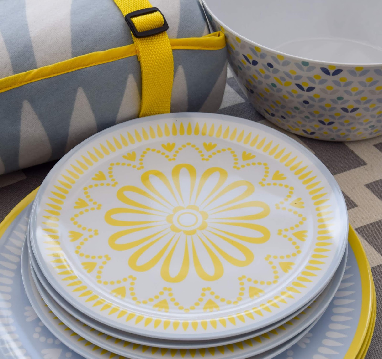 Picnic sales plates asda